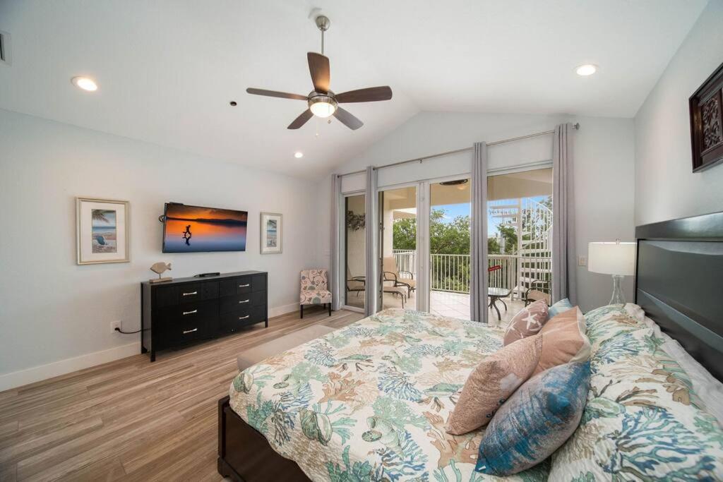 Holiday home Vacay Vibes-2 Pools, Pickleball, Coffee Bar, 2 Jacuzzis, Food Truck