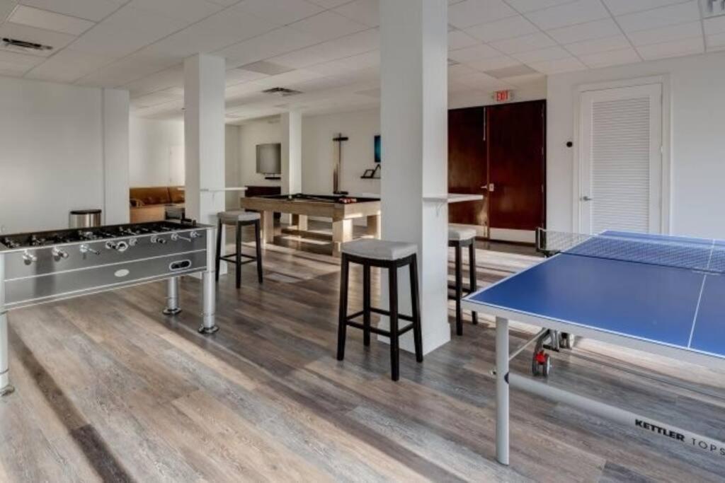 Vacay Vibes-2 Pools, Pickleball, Coffee Bar, 2 Jacuzzis, Food Truck