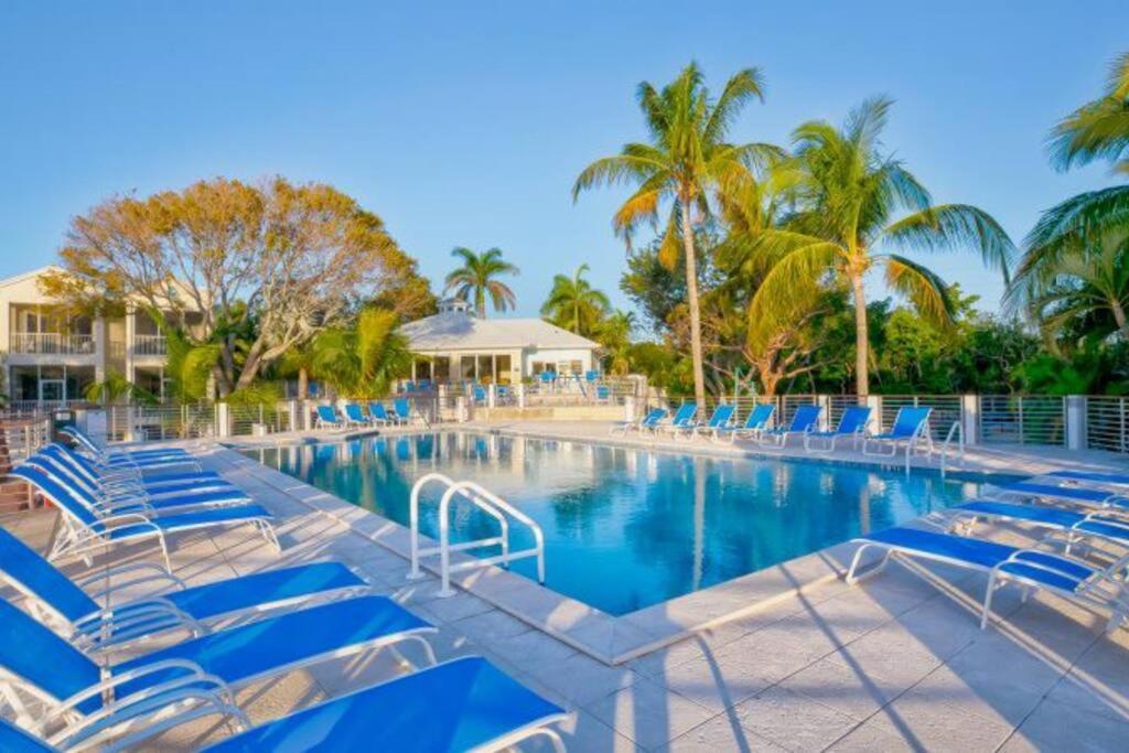 Vacay Vibes-2 Pools, Pickleball, Coffee Bar, 2 Jacuzzis, Food Truck